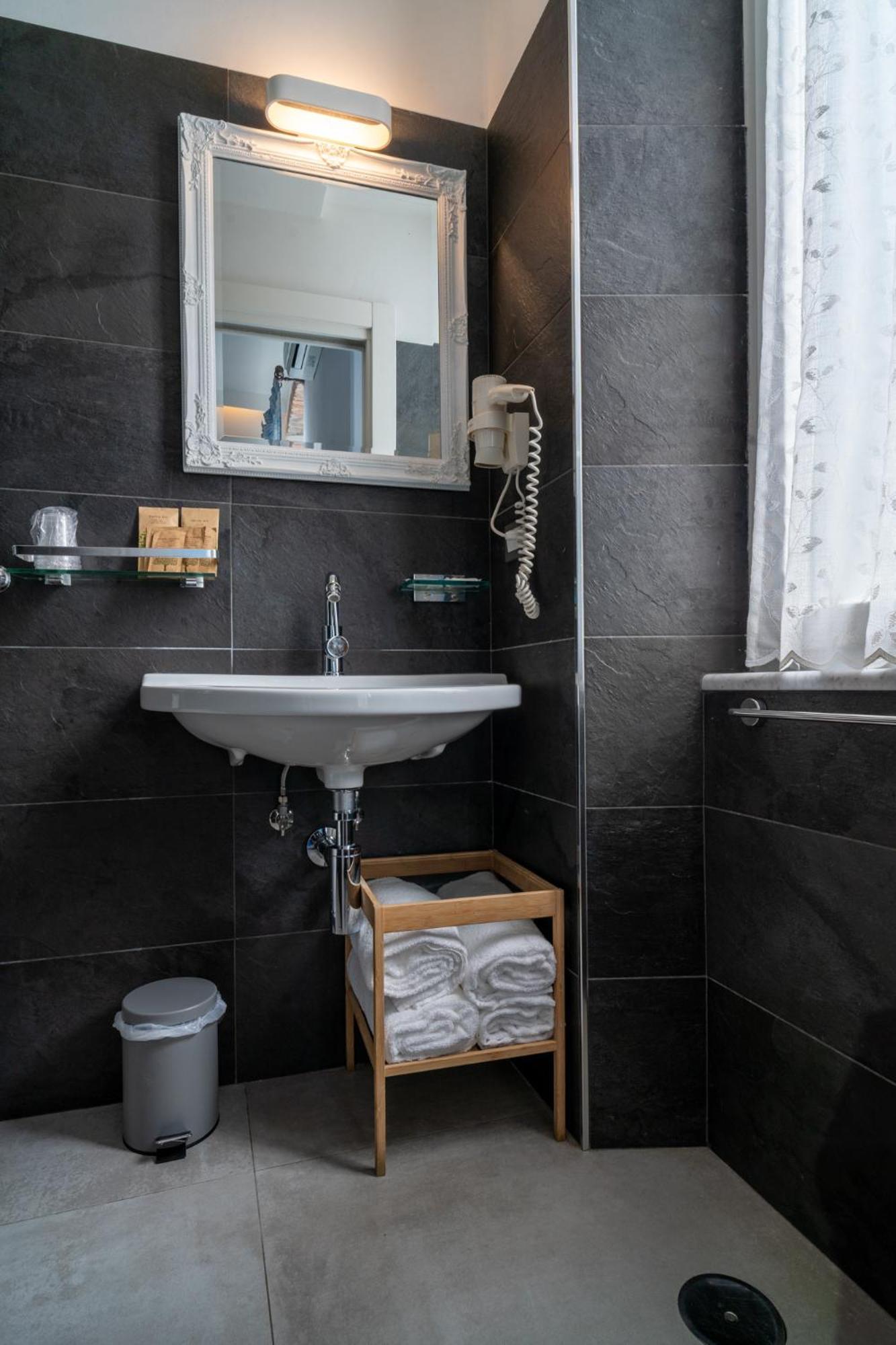 Teresa Rooms & Suites La Spezia Dış mekan fotoğraf