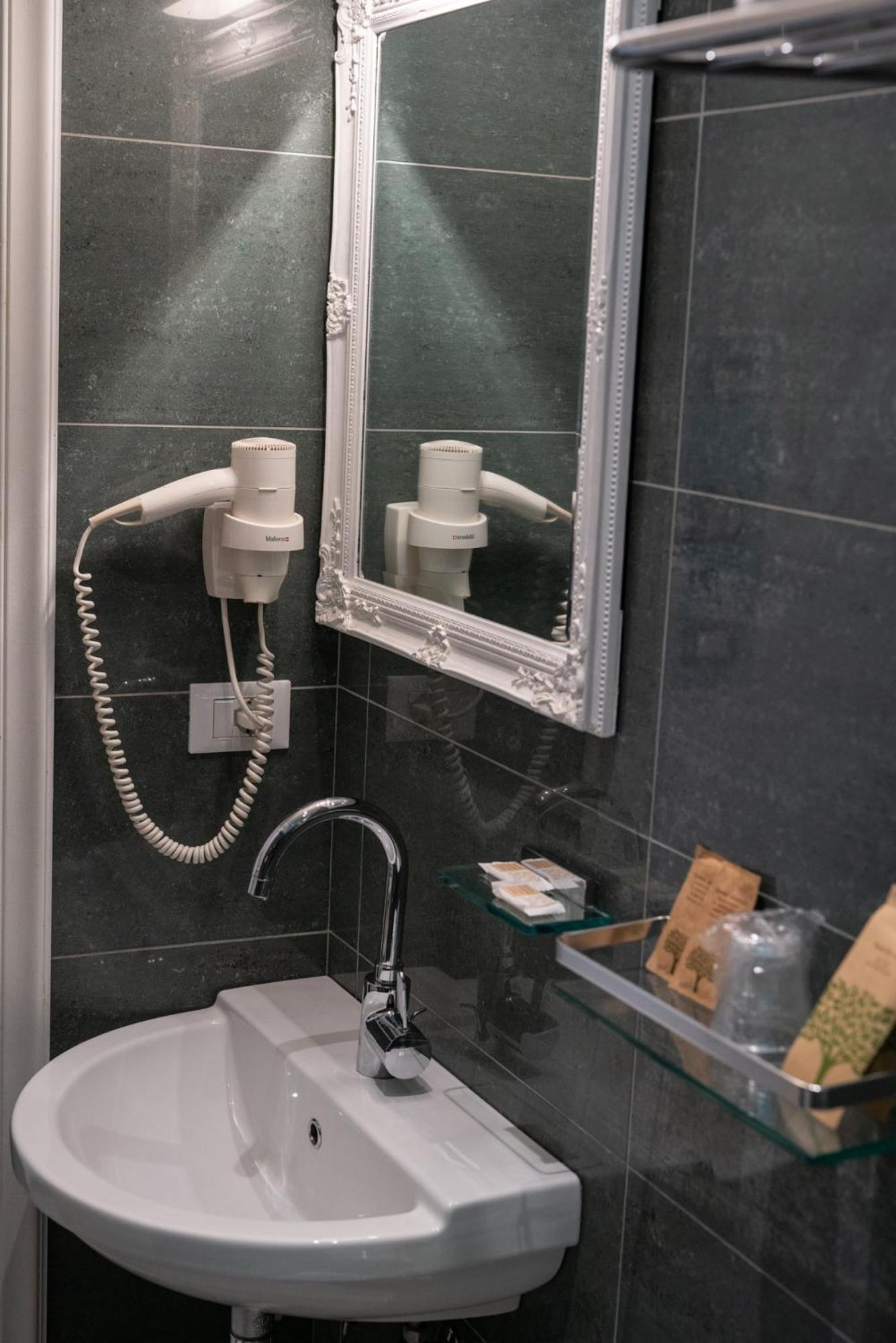 Teresa Rooms & Suites La Spezia Dış mekan fotoğraf